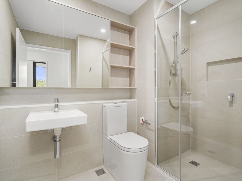 Luxury 'Falcon Design' with Spectacular Bushland Views