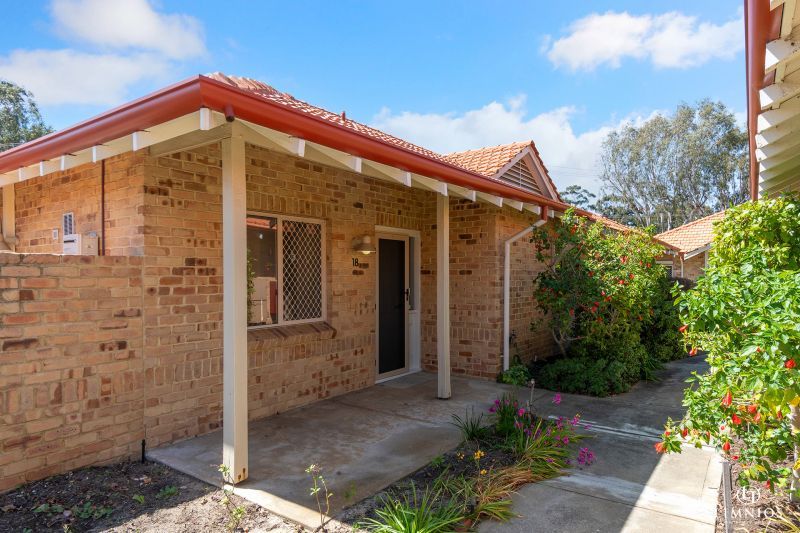 Light, bright 2 Bedroom Villa with Modern Upgrades in a Prime Location!