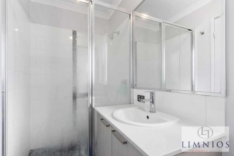 Street Front Stunner !