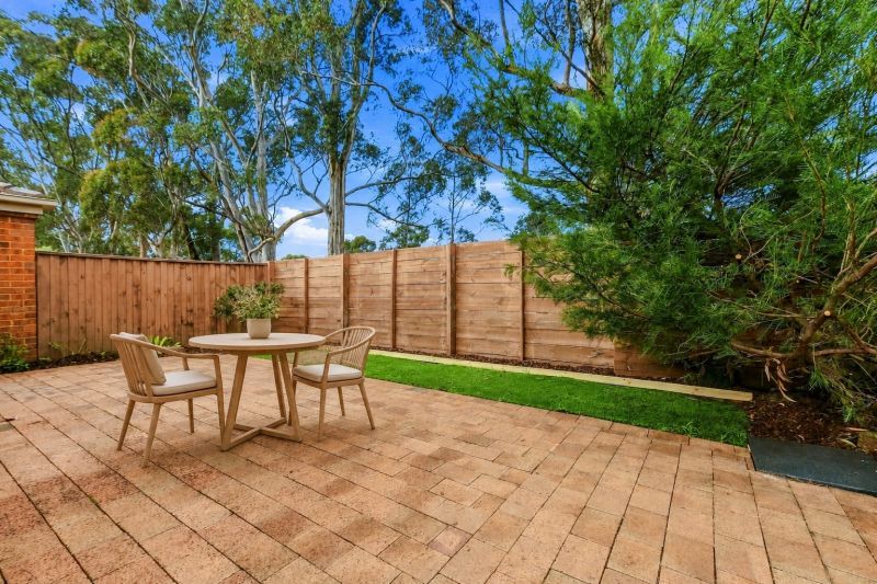 Updated, low-maintenance retirement living!