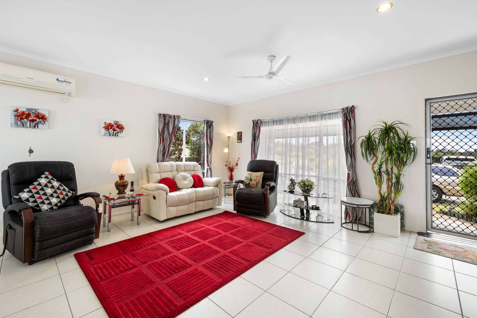 Great location for this home in Palm Lake Resort Eagleby