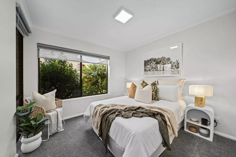 Level entry 2-bedroom villa with glimpses of the Derwent River