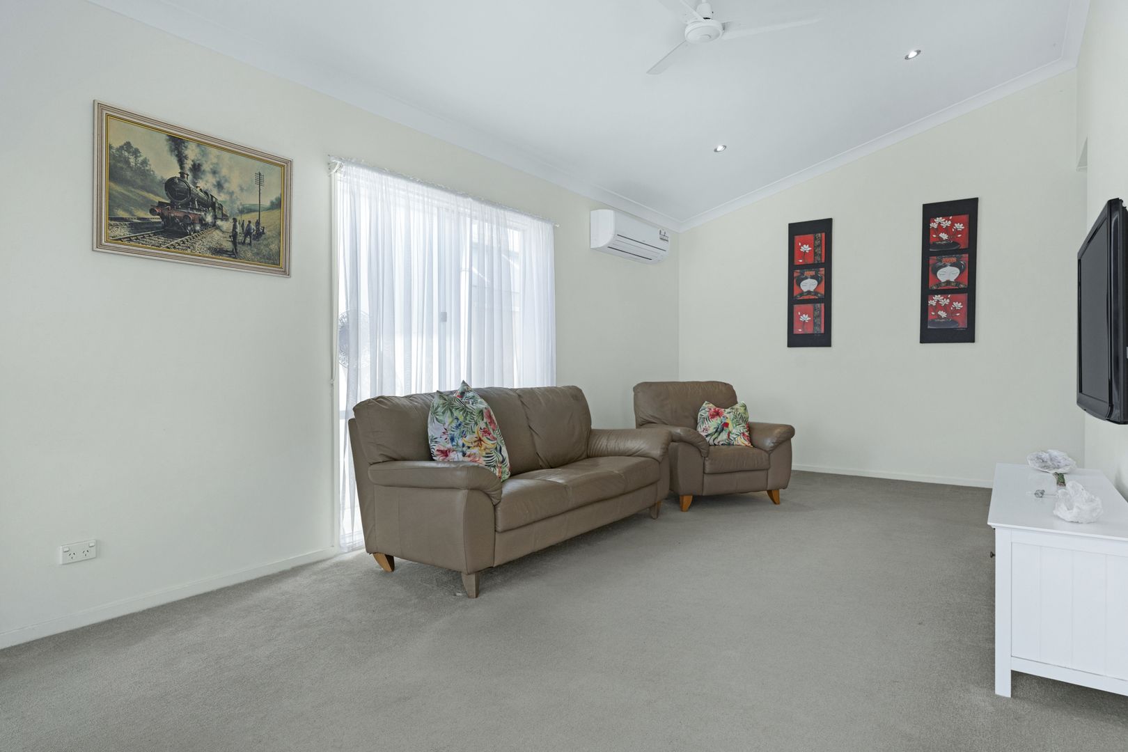 HOME 85 PALM LAKE RESORT TRUGANINA