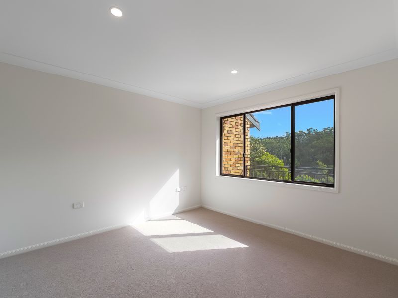 Refurbished Home with Bush and Mountain Outlook