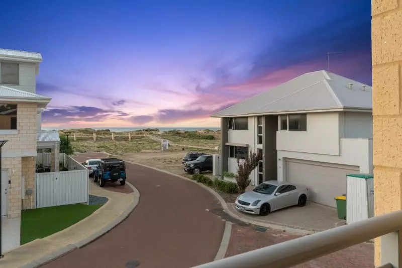 Beachside and Coastal Retreat Living!