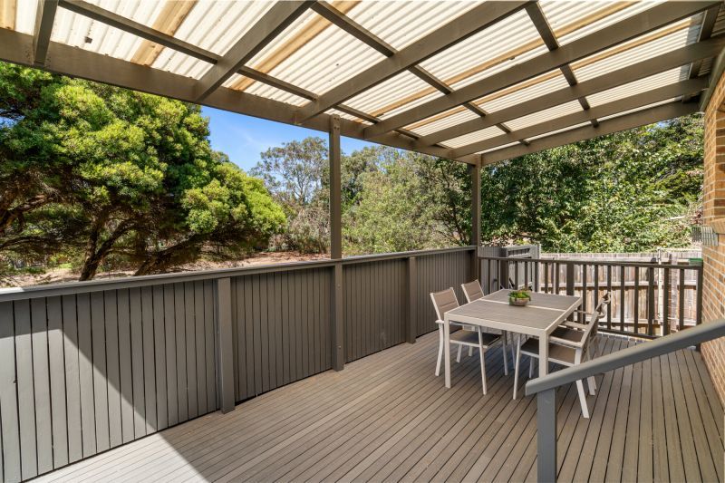 Contemporary Private Living overlooking Kurrajong Reserve