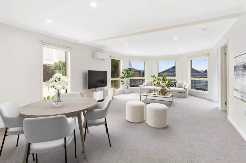 DEPOSIT TAKEN - Ground floor unit with bay views!