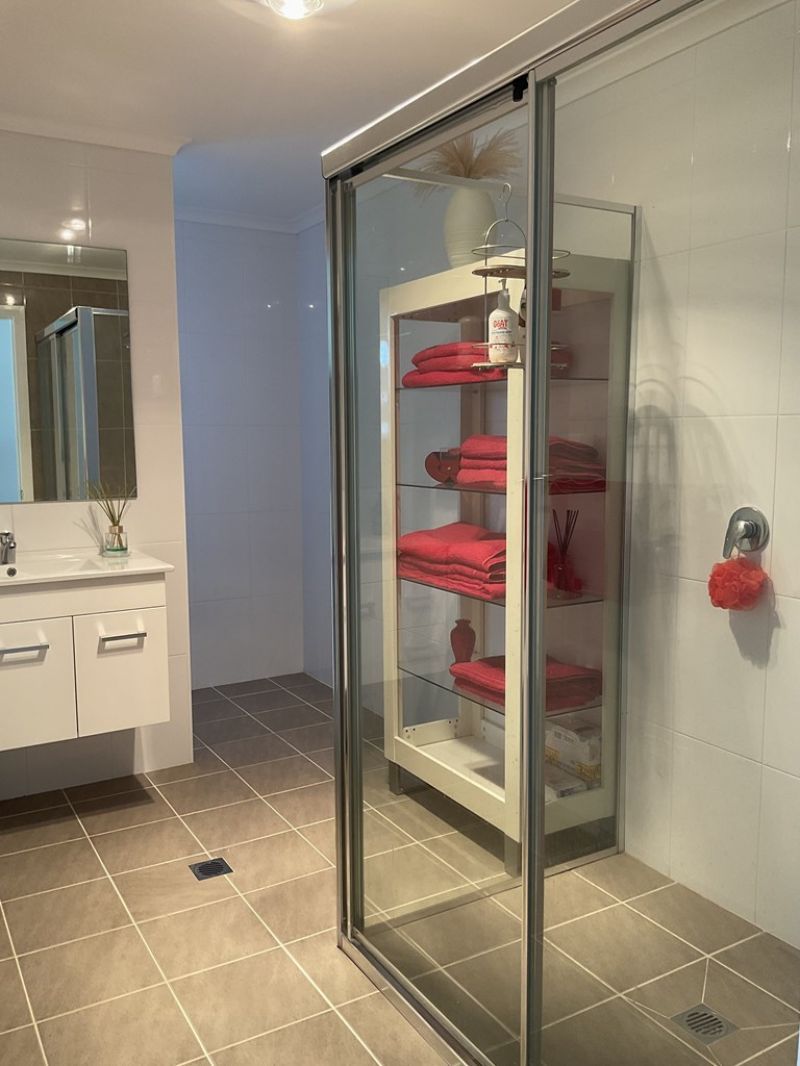 LARGE OPEN PLAN LIVING