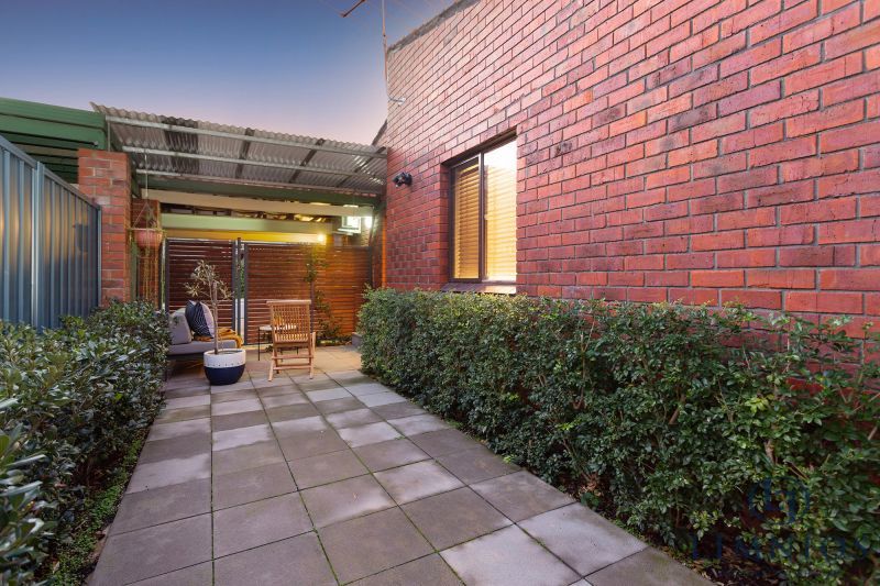 Premiere Location and Lifestyle!!