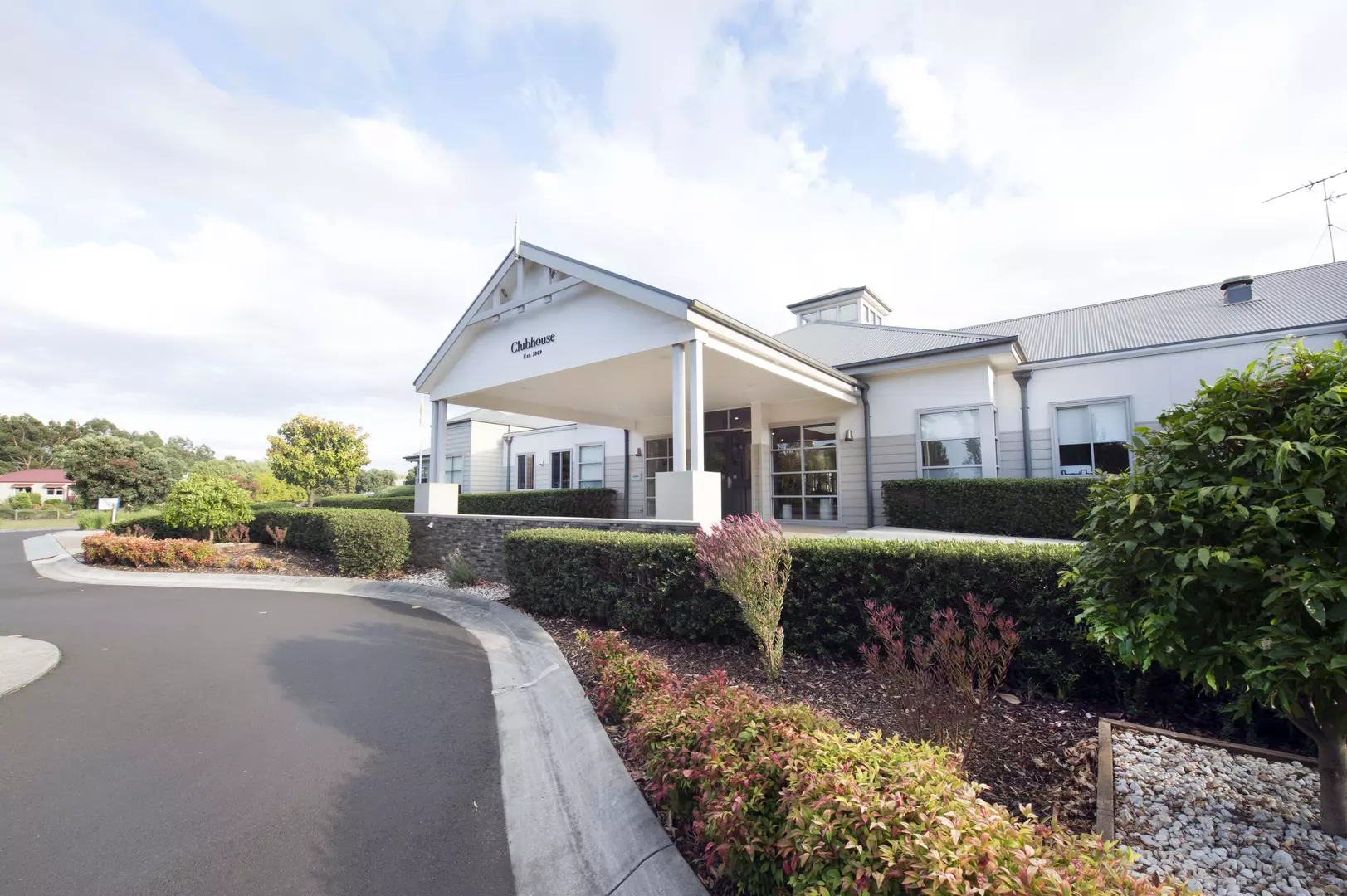 Lifestyle Warragul - Timeless country meets cosmopolitan living.