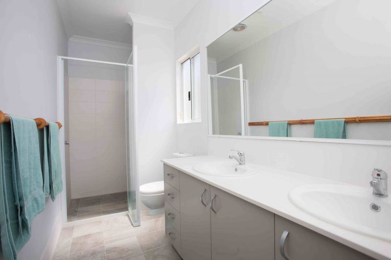 2 bed, 2 bath plus study with stunning hill views