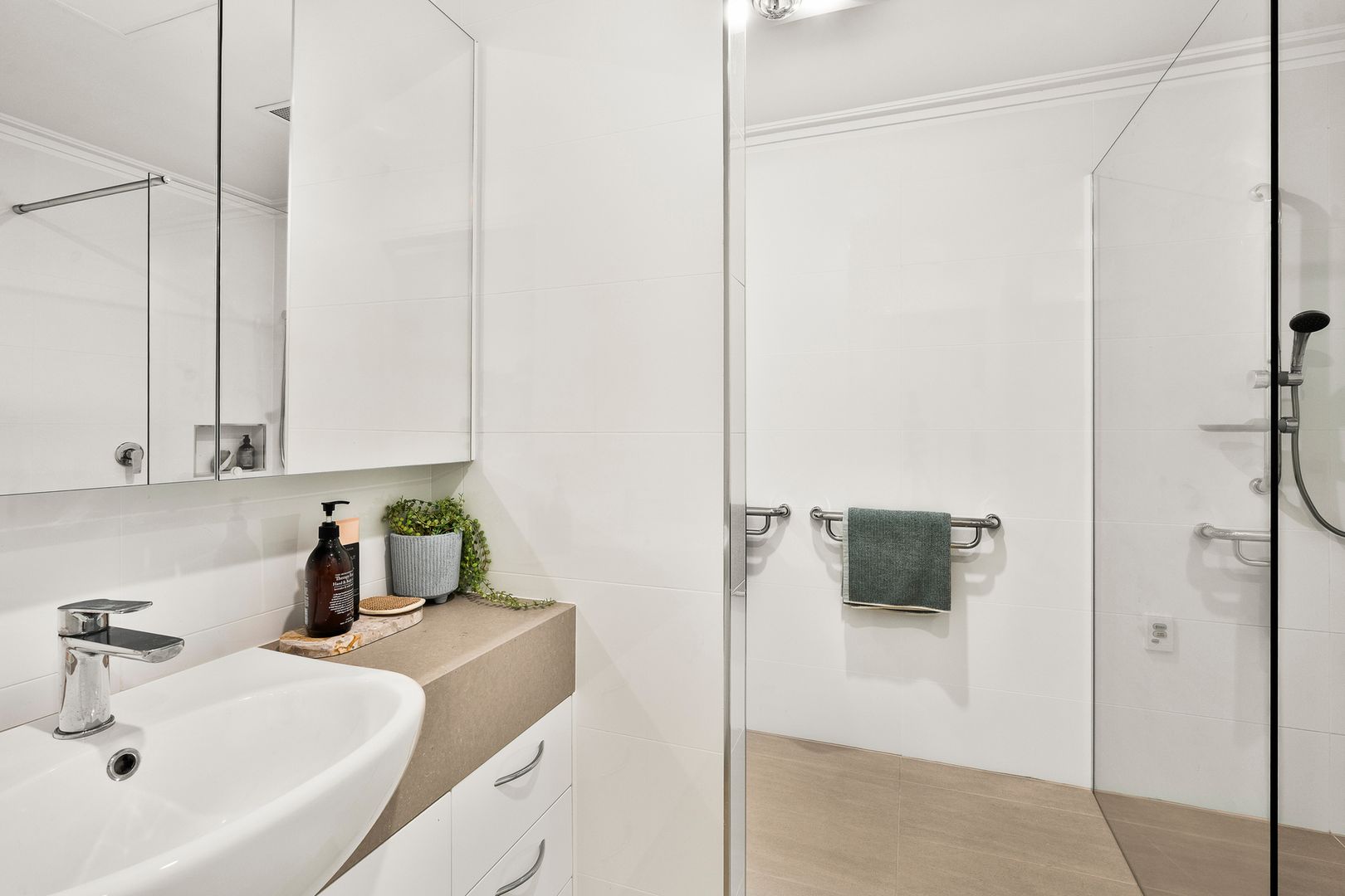 Premium Two-Bedroom Apartment with Courtyard Access!