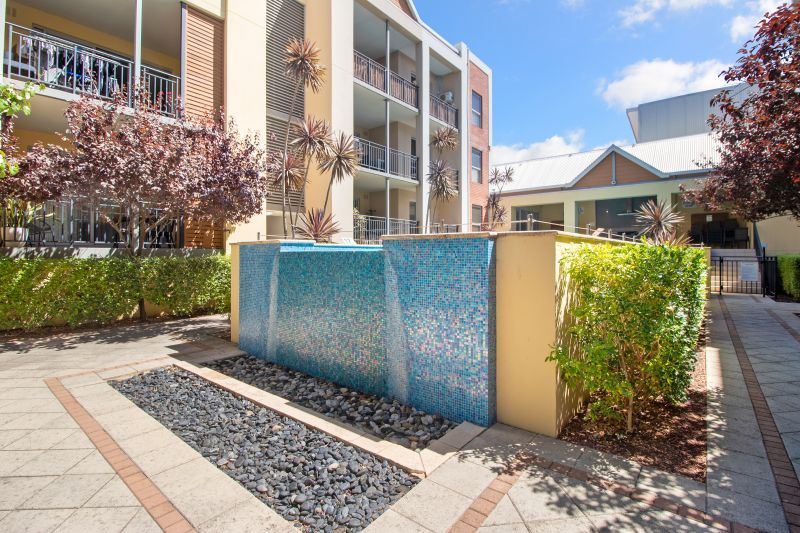 Central Living & Resort Style!