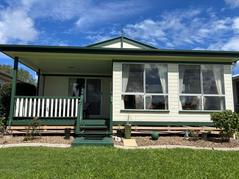 Lakeside Living with Extras