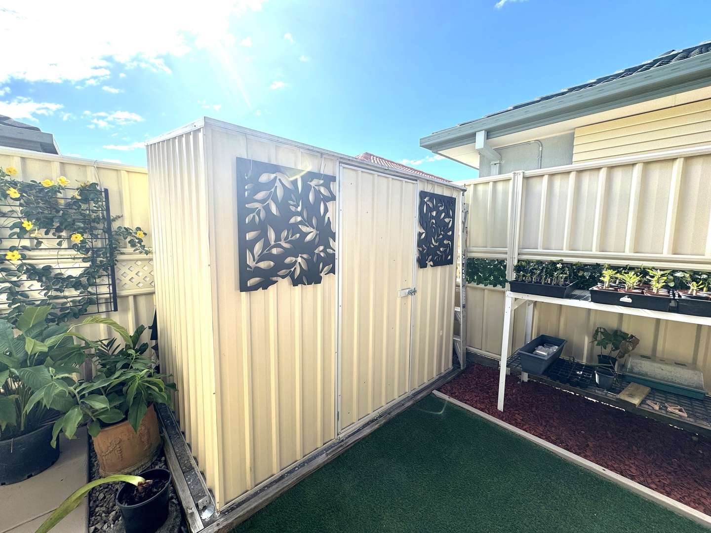 FRESH, BRIGHT & BEAUTIFUL