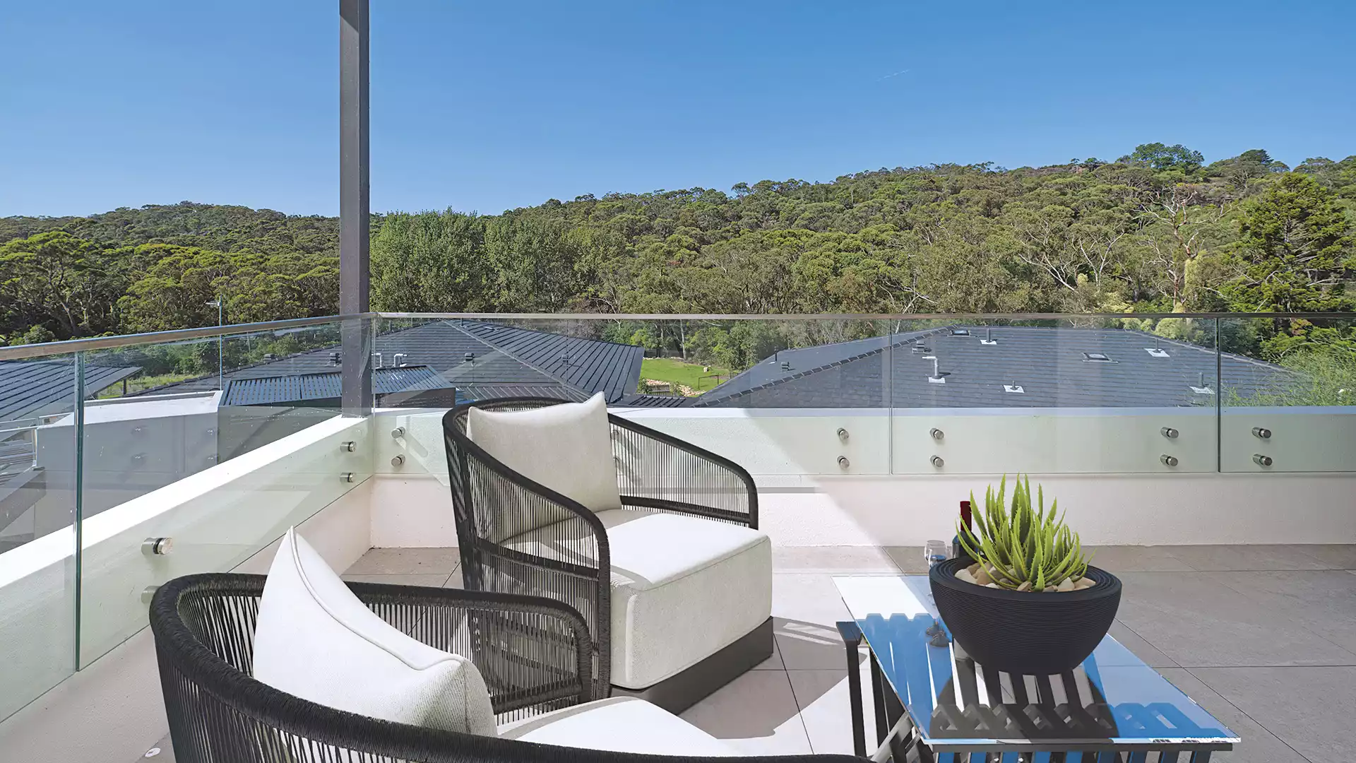 Apt 521 - Stunning views and an oversized covered balcony