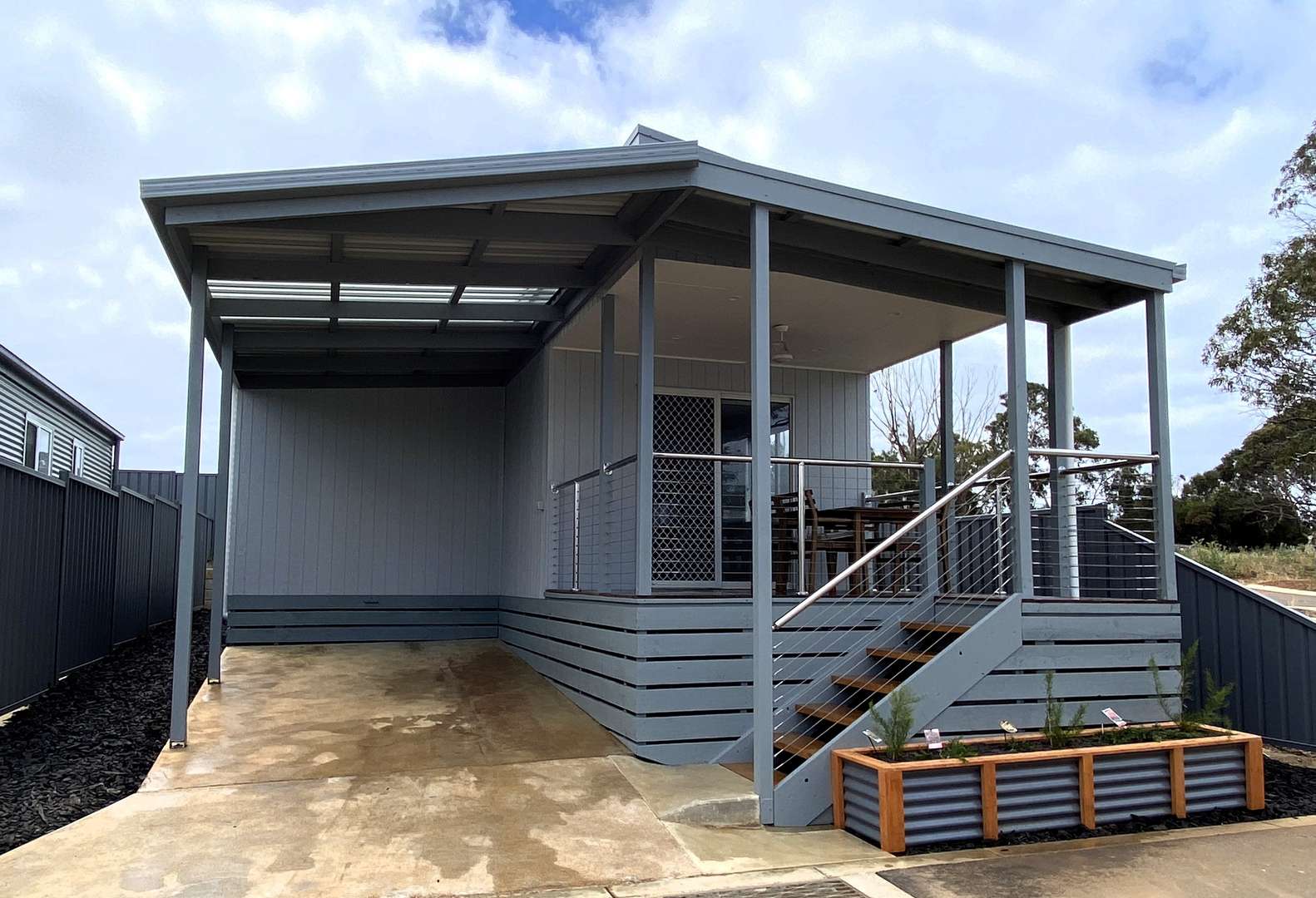 Portland Tourist Park - The Golden Whistler