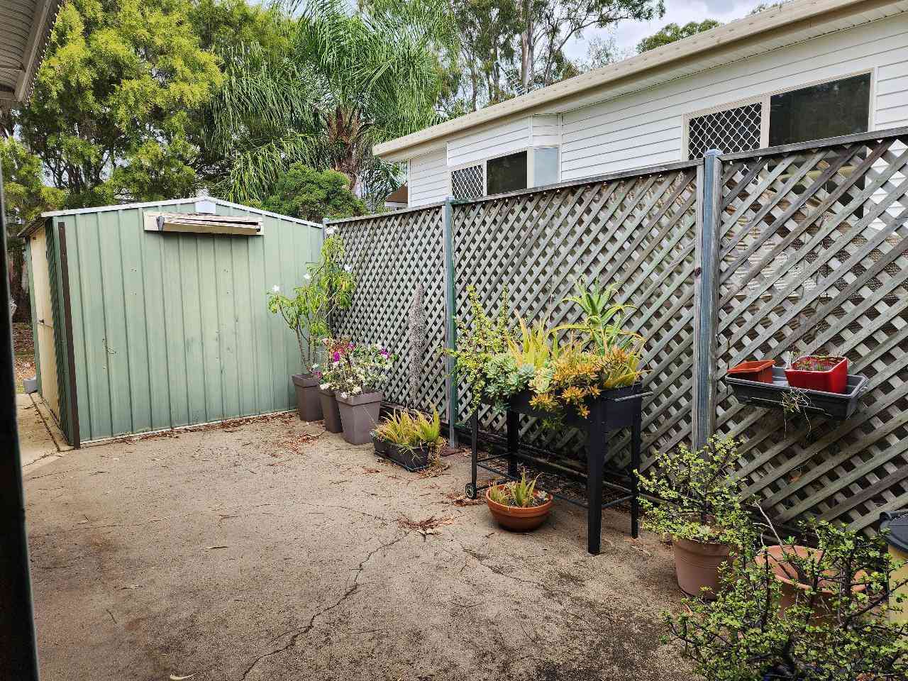 2 Bedroom Villa - Outdoor Areas - Large Garage - Shed - Backing onto Tranquil Green Spaces - NEW LISTING!