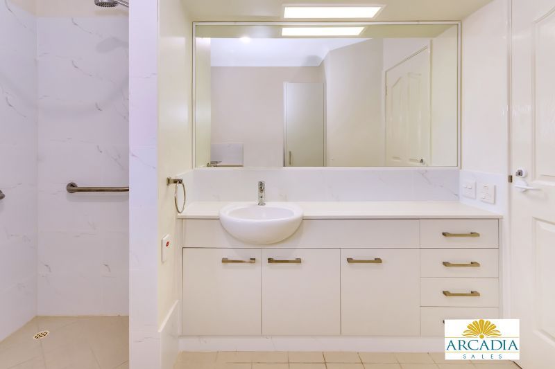 ARCADIA WATERS BICTON - Sought After Ground Floor Villa