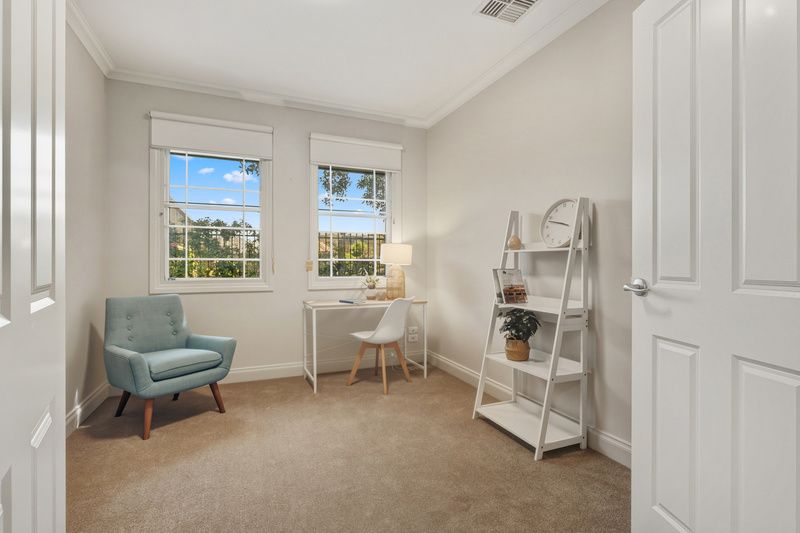 Sunlit Villa with Lush Gardens and Entertainer’s Delight