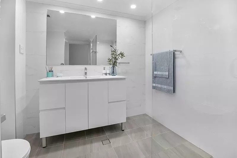 Immaculately maintained 3 bedroom unit with modern look situated in the centre of the village