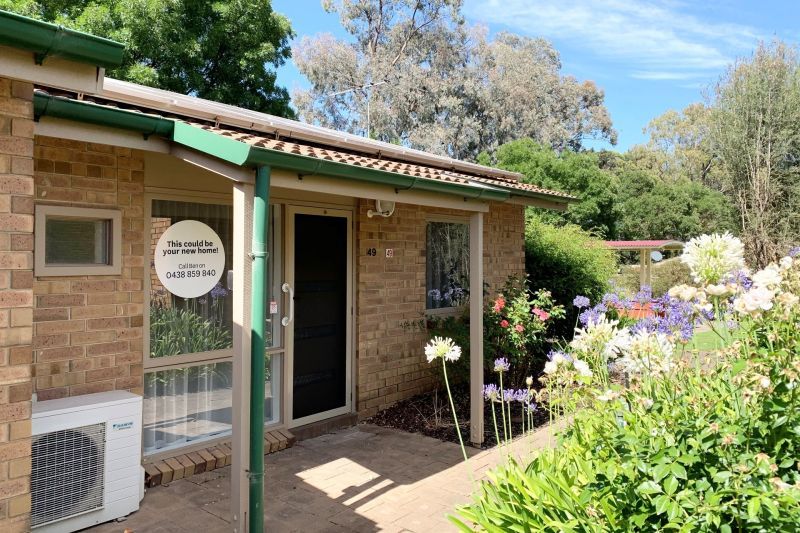 Lovely renovated one bedroom unit is surrounded by communal gardens, the perfect setting to retire your way in Ridgehaven