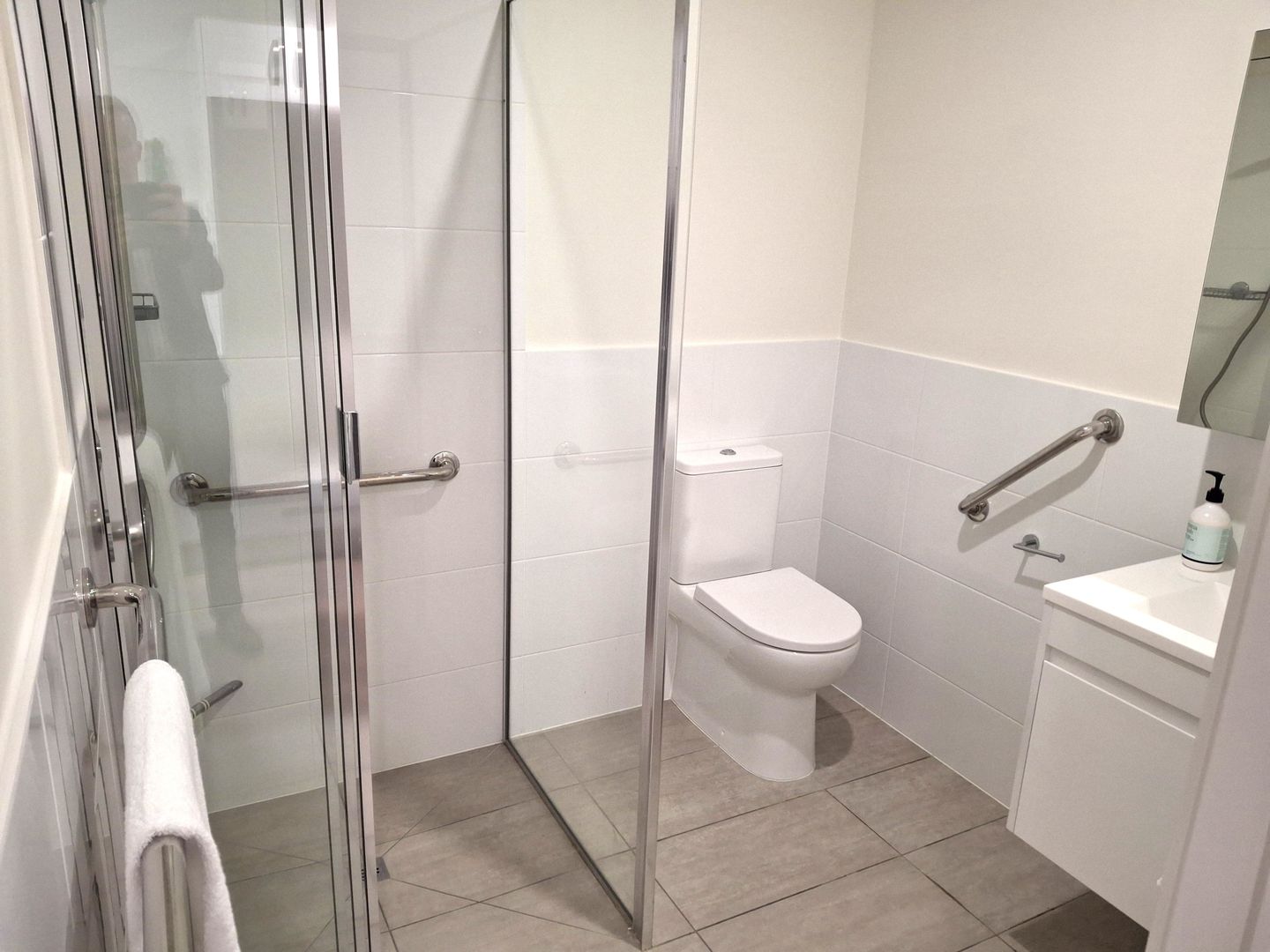 Deluxe Serviced Apartment