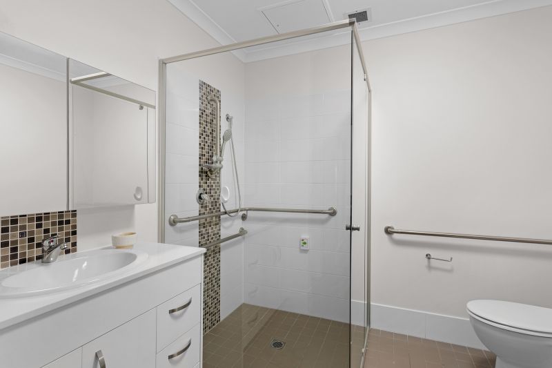 1-bedroom apartment overlooking the communal gardens