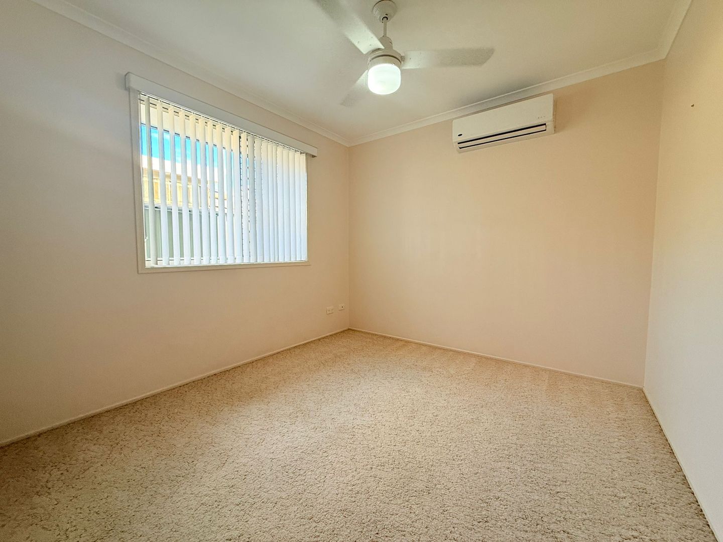 Tidy 2 bedroom home in an Over 50's Lifestyle complex