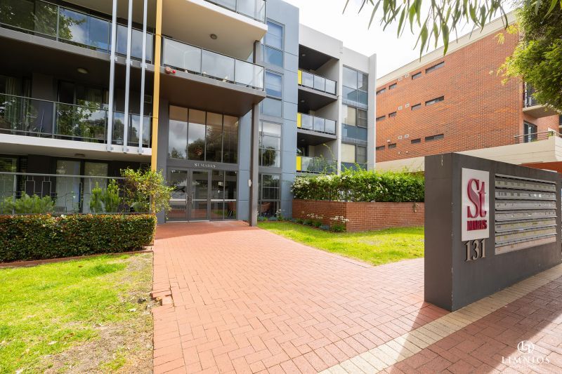 Exquisite Modern Living, Impressive with Great View!