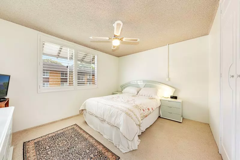 GENEROUS OPEN PLAN LIVING/DINING AREA, 2 BALCONIES