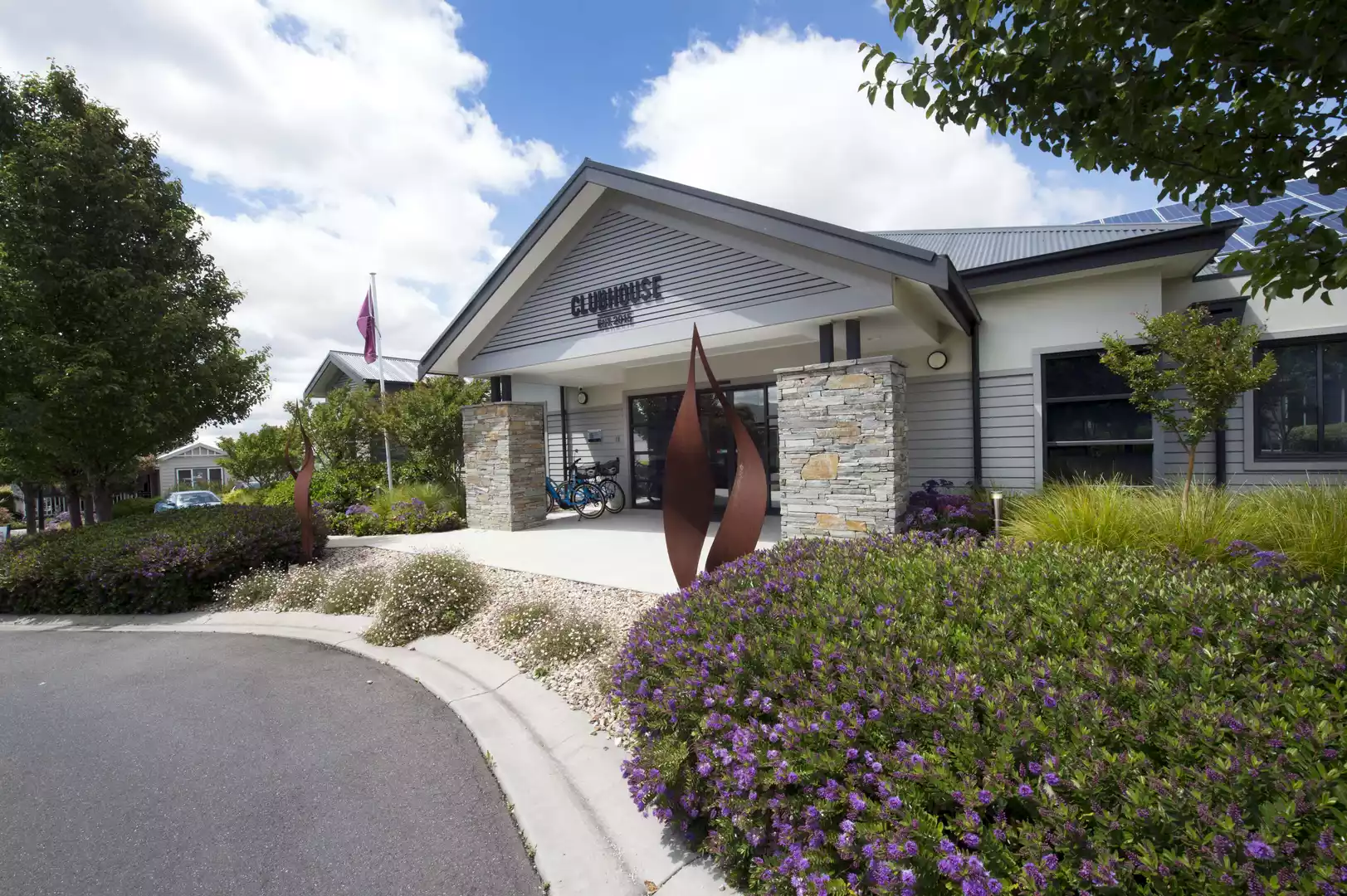 Lifestyle Lyndarum - Live your best life with everything you need on your doorstep. Downsize to the laid-back lifestyle of your dreams.