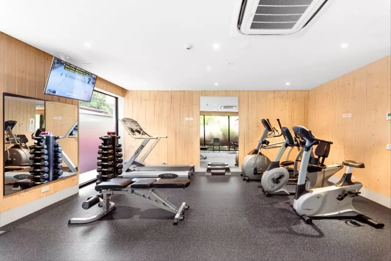 Spacious one-bedroom with tranquil courtyard garden views