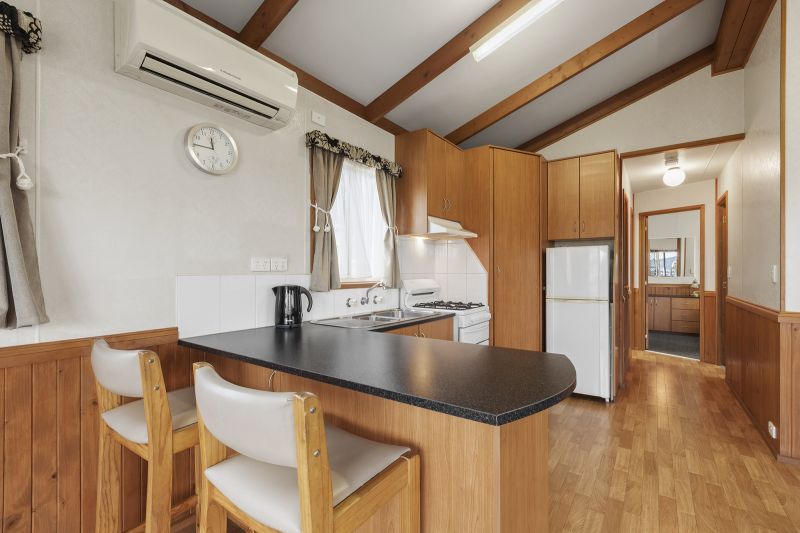 2 Bedroom Home- Pool Views- Prime Location!