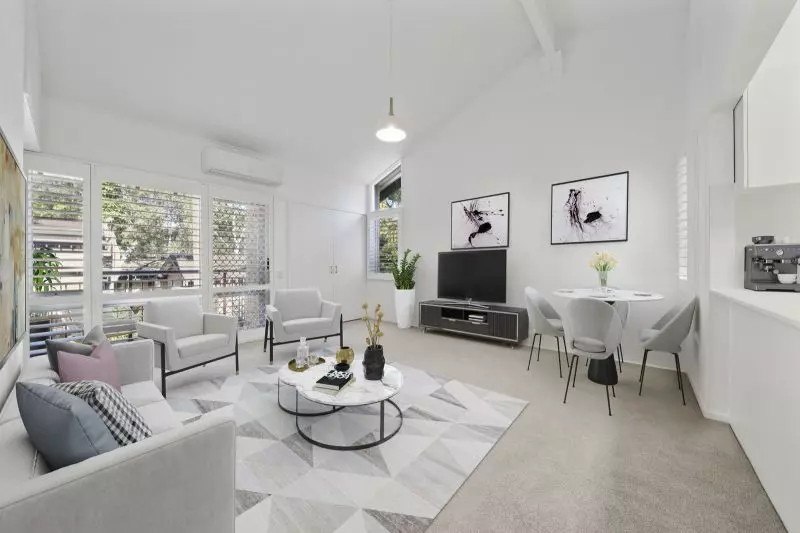 Low-maintenance living in a leafy village setting