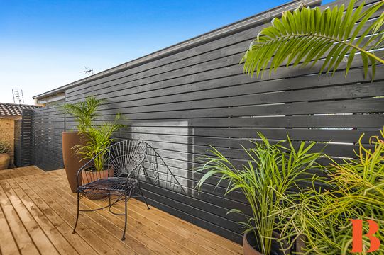 Ultra Quality - Professional Renovation - Magnificent throughout