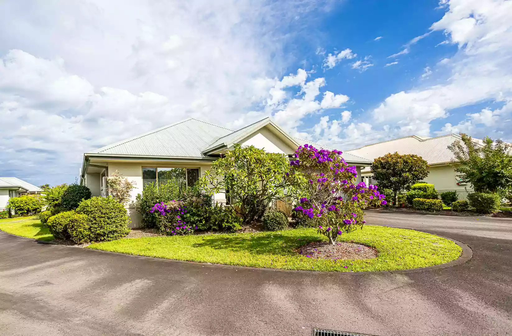 Degas - By Palm Lake Resort Tea Gardens