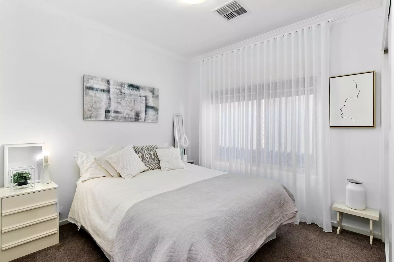 Renovated 2 Bedroom Villa with Views over Geelong