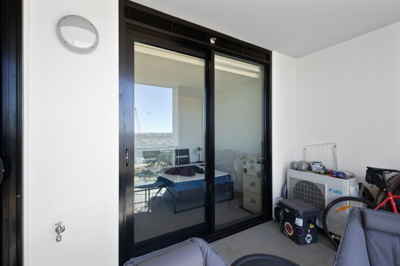 Great Location, Modern & Professional Lifestyle!