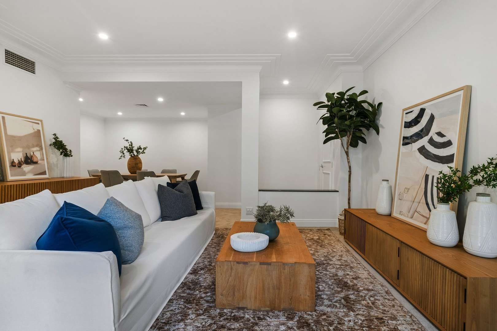 Elegant two-bedroom apartment with dual outdoor spaces