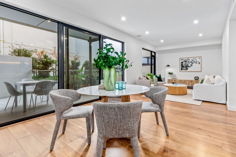 Spacious one-bedroom with tranquil courtyard garden views