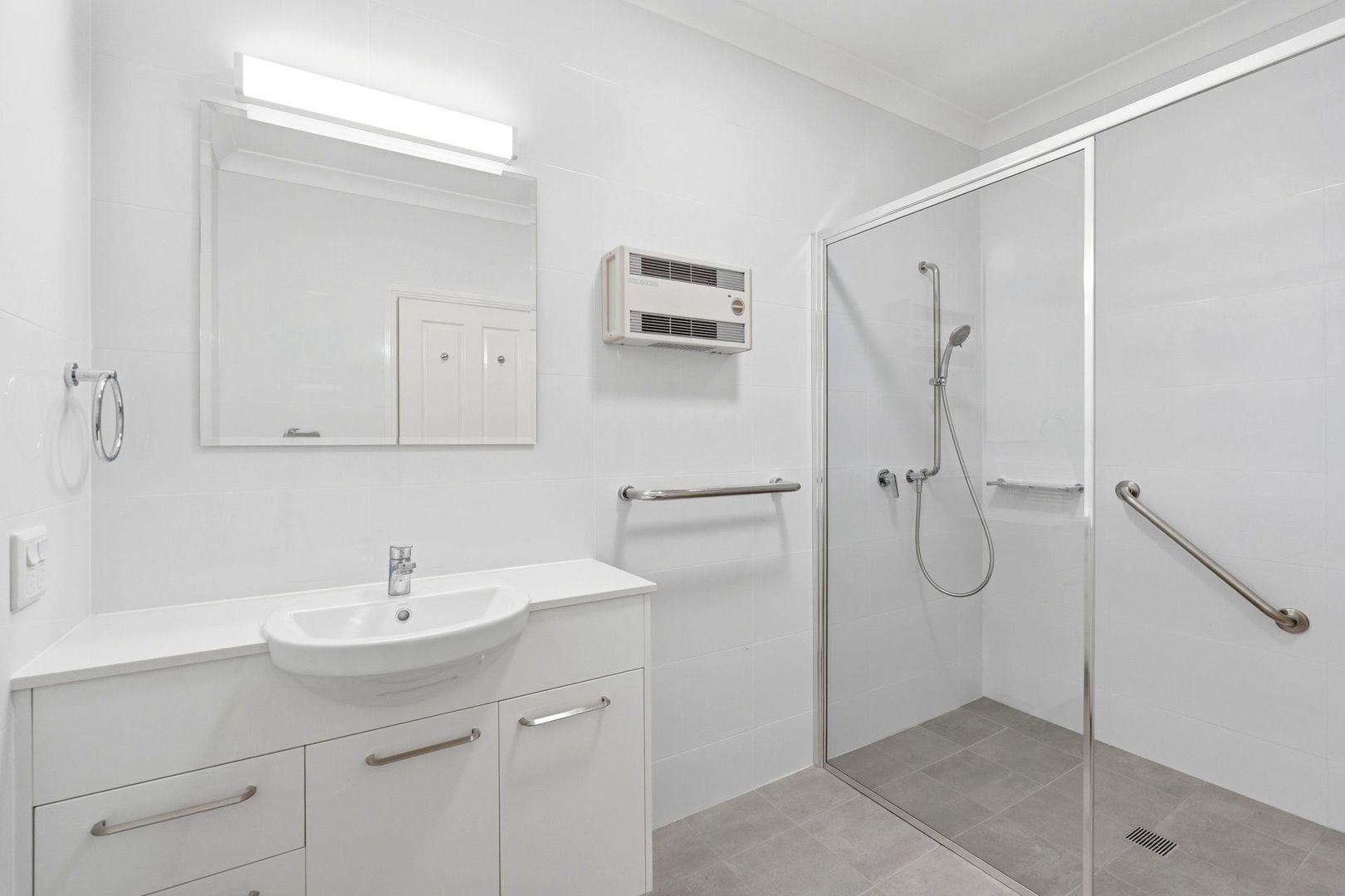 First Floor Studio Apartment in Tarragal Manor