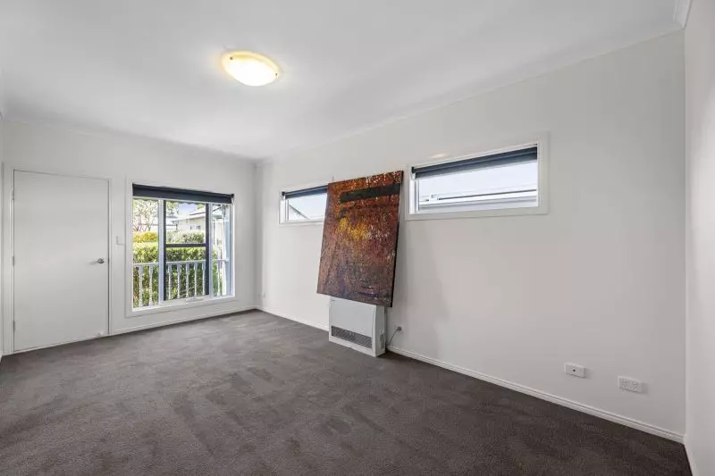 Bright and Spacious Home with Landscaped Gardens