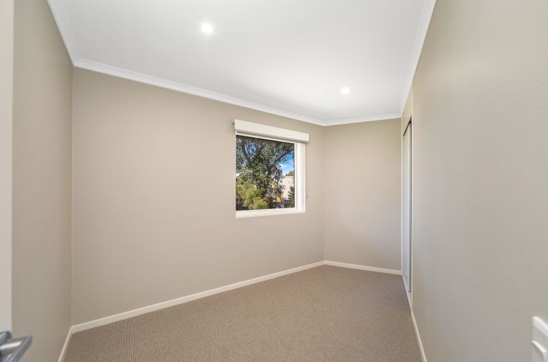 Upper Level Retreat - with Garage!