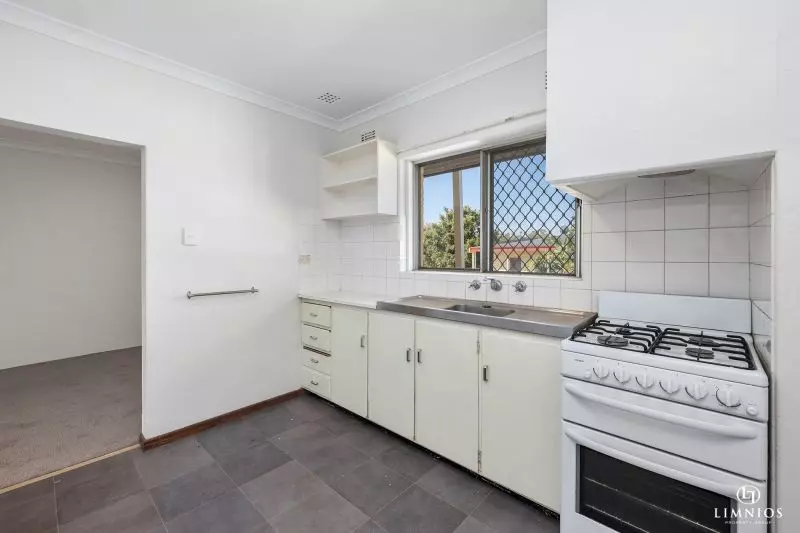 Scenic Hilltop Apartment