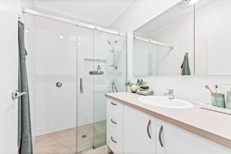 Spacious fully renovated 2 bedroom villa - adjacent to amenities