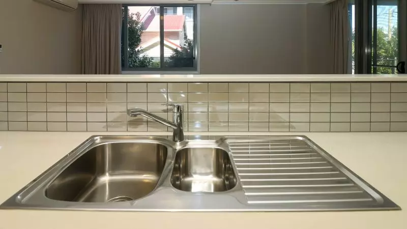 21/43 Taylor Street, Woolloongabba - 2 Bedroom apartment - wake up to the beautiful surrounds!