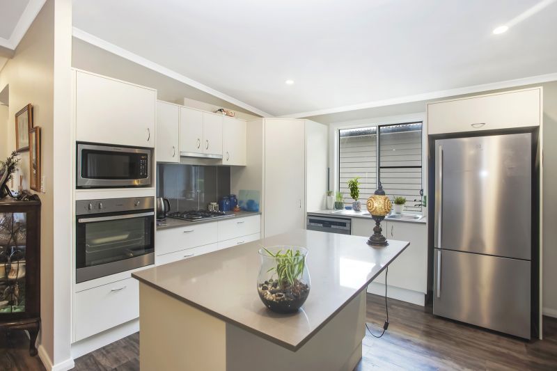 Contemporary Two Bedroom with Study & Stunning Bushland Views