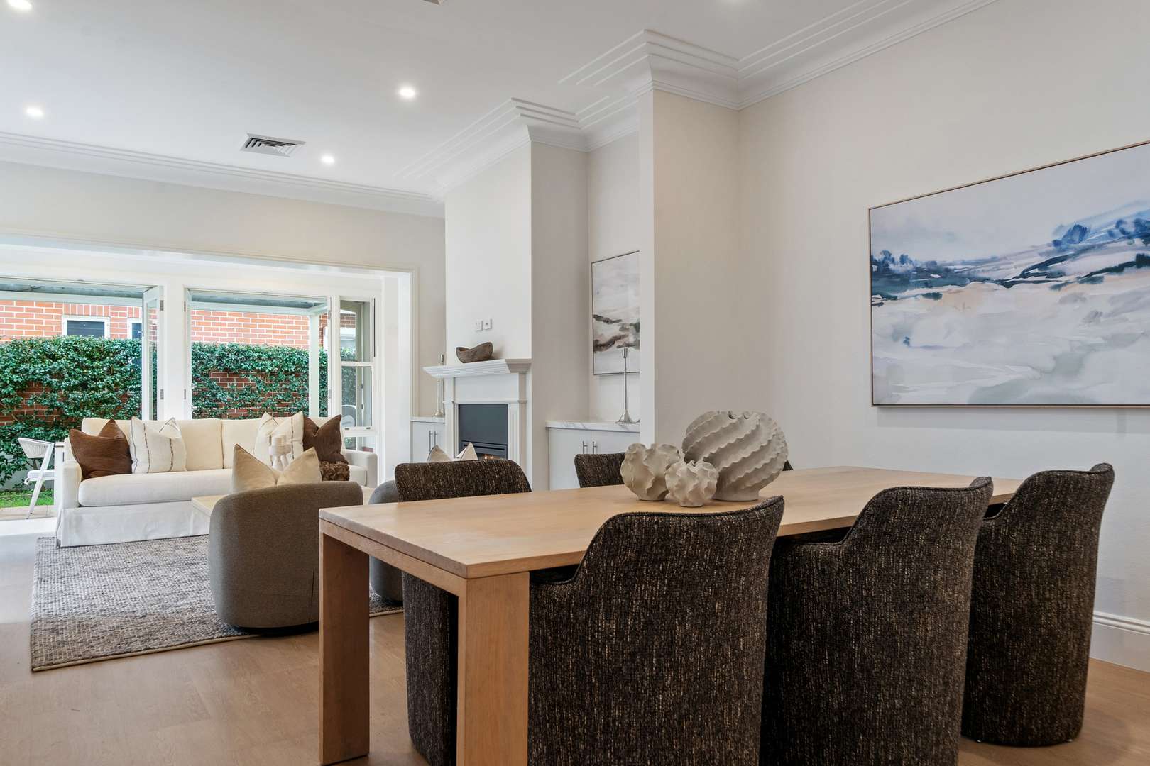 Spacious Contemporary Villa