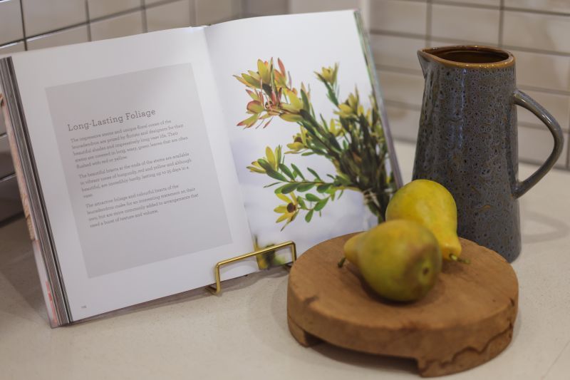 Discover the perfect blend of style and convenience in this beautiful apartment located in the heart of the Gabba